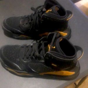 Jordan Mars black and gold high top air bubble